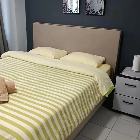 3 Brothers Iii - Sense Of Grey Lägenhet *