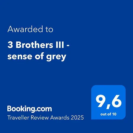 3 Brothers Iii - Sense Of Grey Lägenhet Tríkala